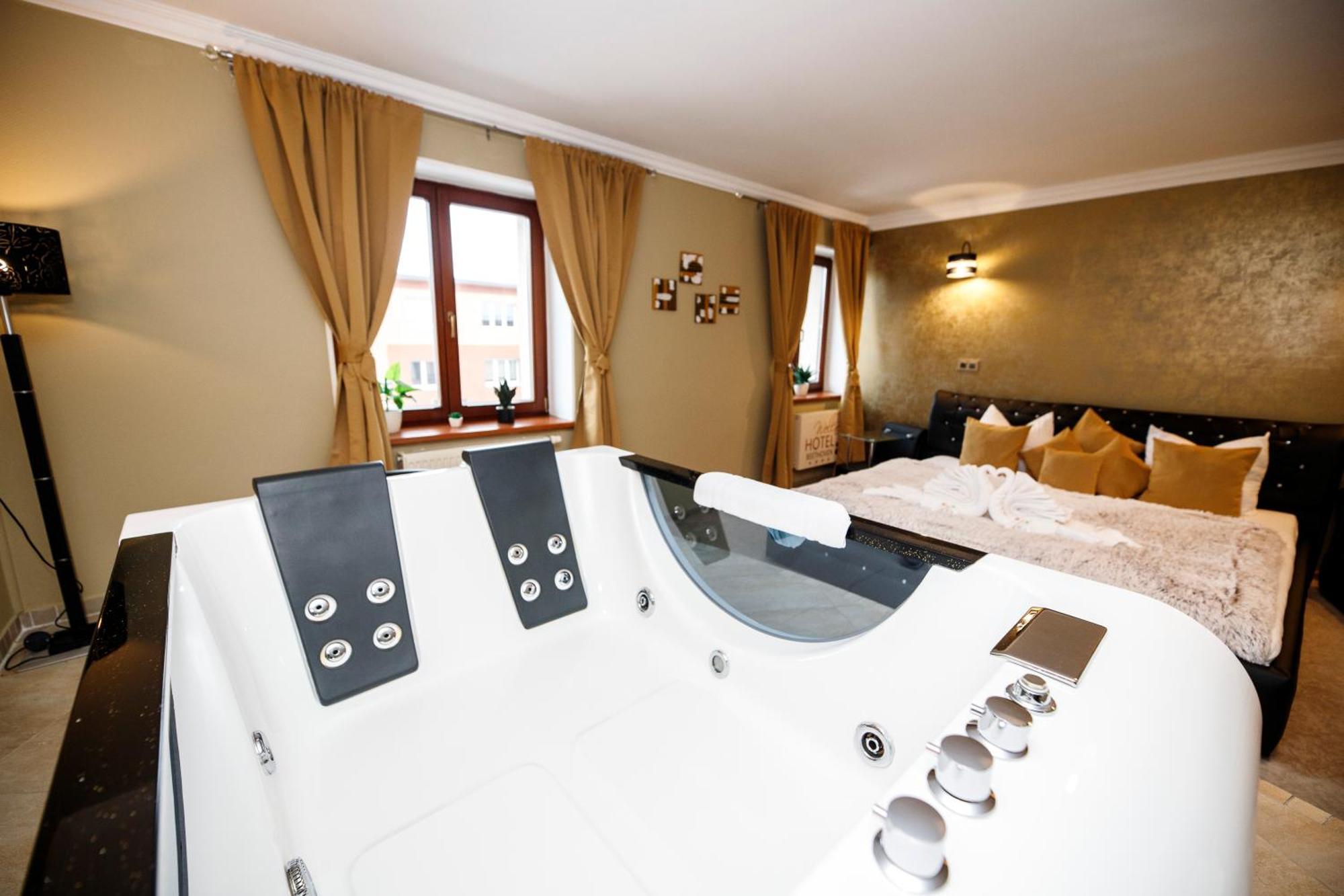 Wellness Hotel Beethoven Chomutov Zewnętrze zdjęcie